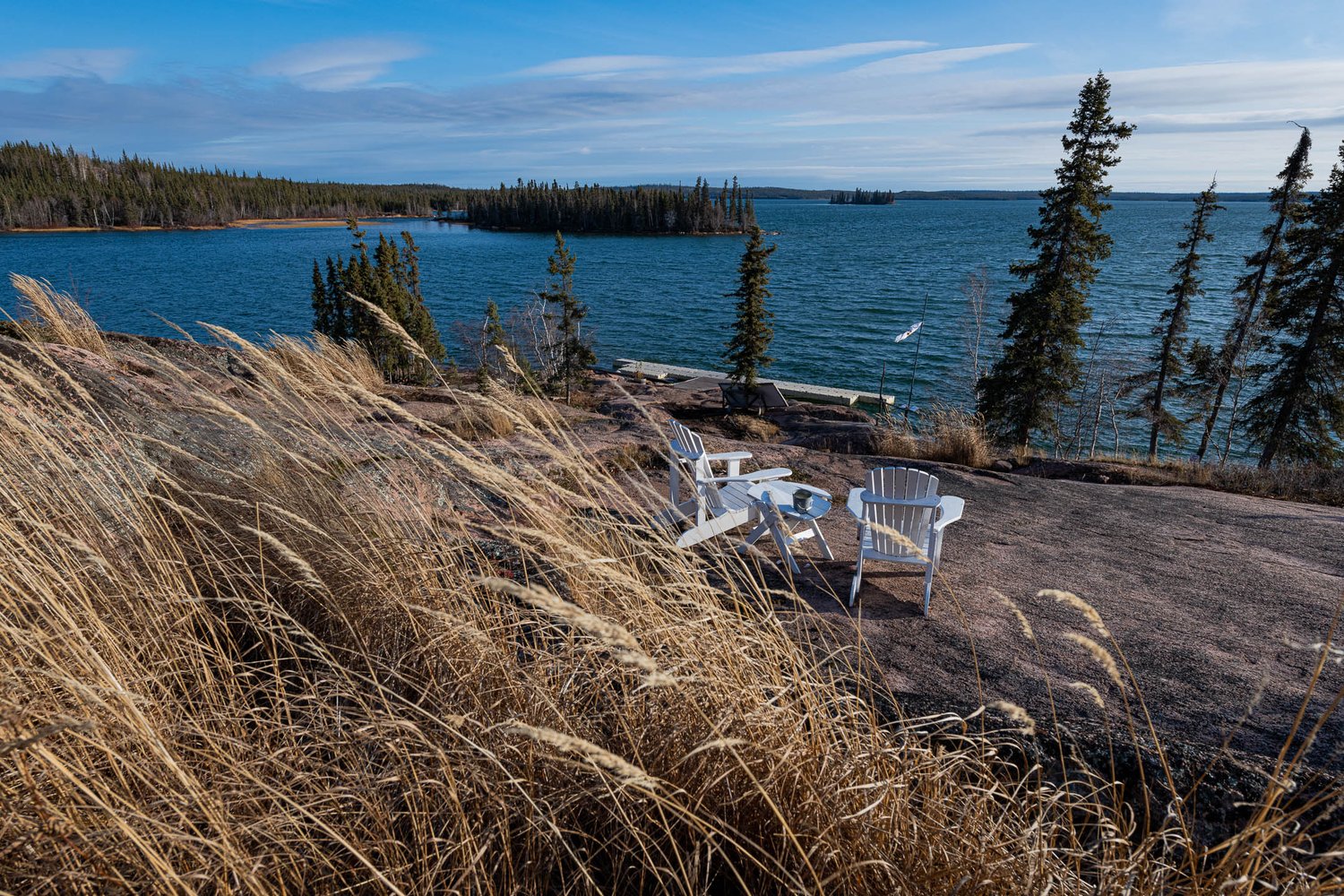 Chaises longues Vue sur le lac-Été-Jason Greenwood-Horizontal-2