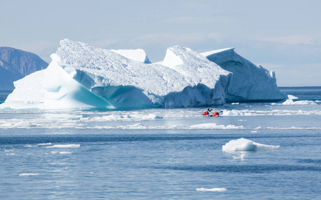RJ-SAUER_Kayak_Qikiqtarjuaq_POLAR_BEARS_AND_GLACIERS_TRIP_IMG_7067-Jun-29-2022-07-32-17-08-PM