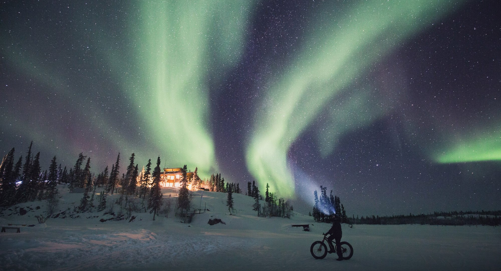 JeanPhilippe-MR-Winter-Aurora-Lights-1-2560x1386