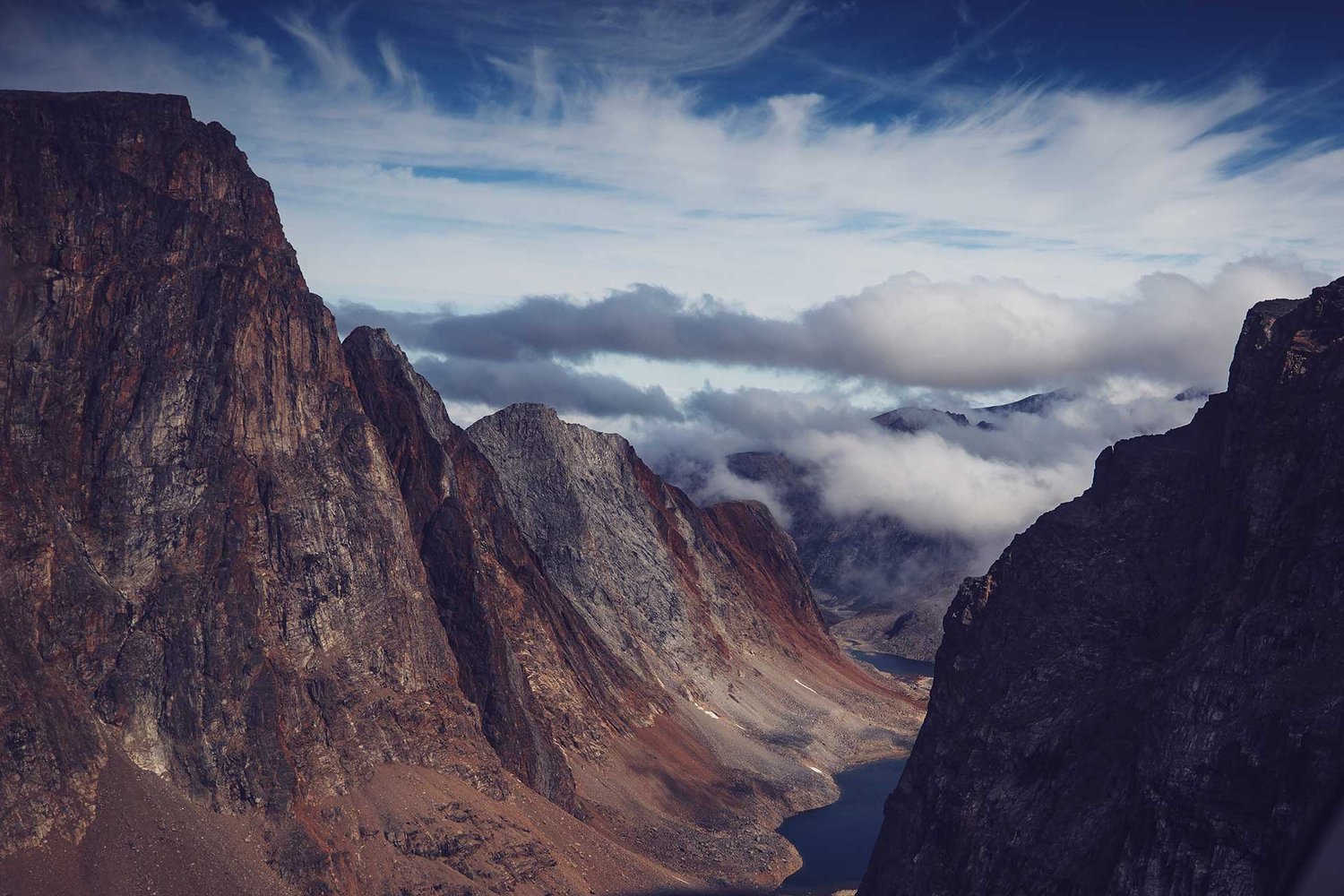 torngats-mountains-valleys-heli-view